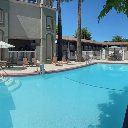 Travelodge by Wyndham Redding CA