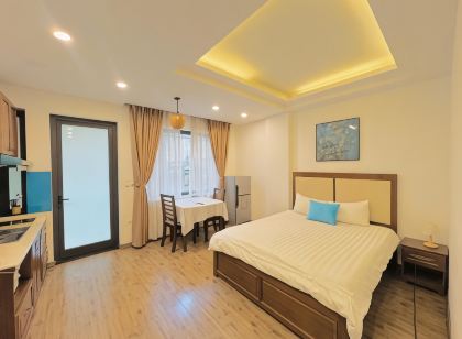 T98 Westlake Quang An - Tay Ho Center Garden View Studio!