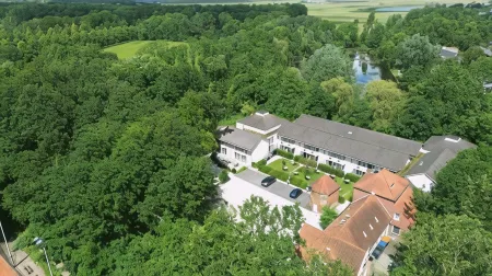 Hotel Heemskerk Отели в г. Velsen-Zuid