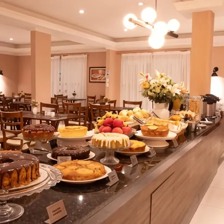 Ellus Hotel