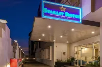 Starlit Suites Newtown Kolkata - ที่มีสระว่ายน้ำ