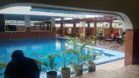 Forever Hotel & Suites - Pool
