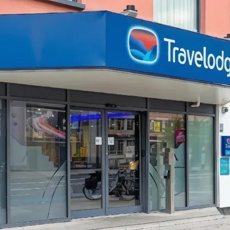 Travelodge London Balham Отели рядом с достопримечательностью «Железнодорожный вокзал Норбери»