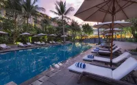 Hilton Garden Inn Bali Ngurah Rai Airport - piscina