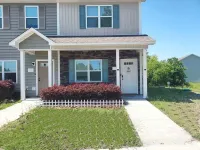 Beachy Style Home and Cozy . No Pet Fee, 6 Guests