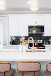 Spacious 4-bedroom house with, Gameroom, Backyard, WiFi, AC in fabulous Dallas - Bungalows