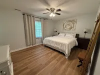 The Cozy Gray House - 3-Star