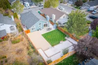 Modern Western Retreat Pet Friendly 4 bed 2 bath