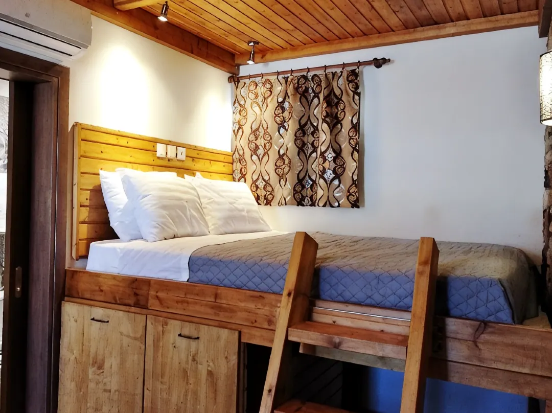 Stone Built Rustic House - Rodas
