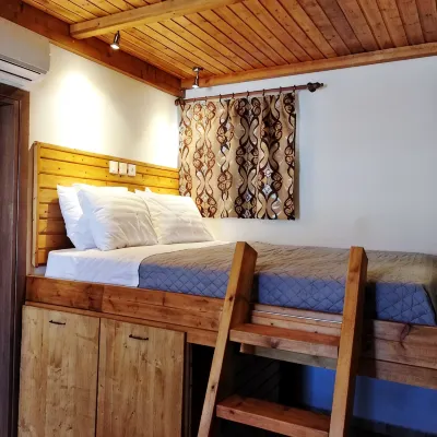 Stone Built Rustic House Hotel dekat Pantai Psaropoula
