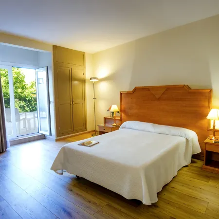 Hotel Monarque El Rodeo