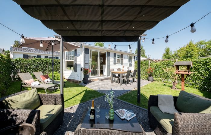 Stylish & Tranquil Garden Retreat ~ Lounges ~ Pkg!