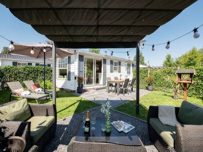 Stylish & Tranquil Garden Retreat ~ Lounges ~ Pkg!