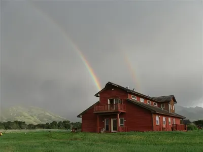 Beautiful Lodge on the Yellowstone River! Hotel di 