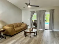 CHARMING! 3-bedroom house with Pool, WiFi, AC in marvelous Fort Myers near beach Hotels in Iona