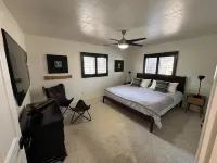 *NEW* Mtn view retreat! Pets! 3 min Dtwn/Pooltable - ブティック