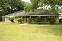 Spacious 3Br Near UL & Cajun Dome- Game Room + Grill - 방갈로