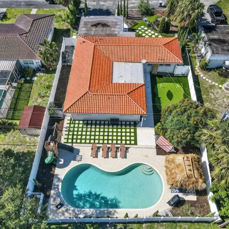 Tropical Toucan Retreat w/ Pool