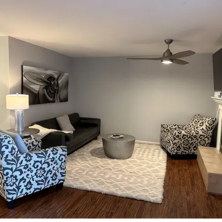 3-bedroom townhome in tranquil Modesto with AC