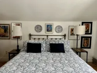 Charming 3-bedroom house with AC, WiFi and outdoor hot tub in peaceful Damascus - Boutique