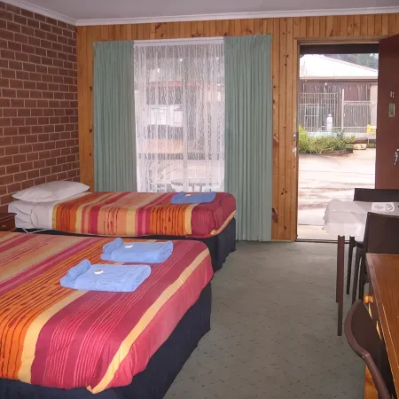 Orbost Country Road Motor Inn Отели в г. Орбост