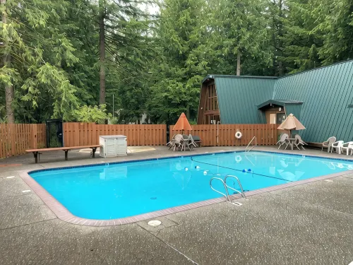 Cozy Mountain Home with Hot Tub and Wifi in Rhododendron
