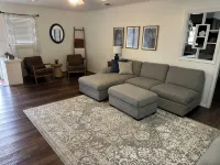 Nice 3 Bedroom, 1.5 bathroom Chickasaw House - Homestays
