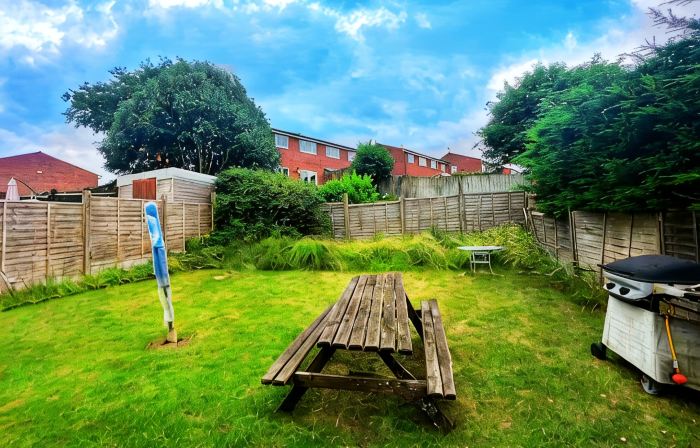 Badger Haven: Apt 2 | Large Apartment in Brackley