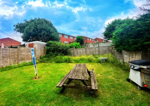 Badger Haven: Apt 2 | Large Apartment in Brackley - 3-Star