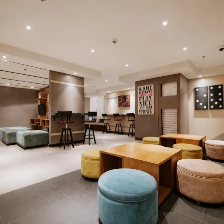 1BR Florence McKinley | Near Venice Mall & BGC