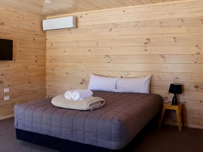Lakes Edge Lodge
