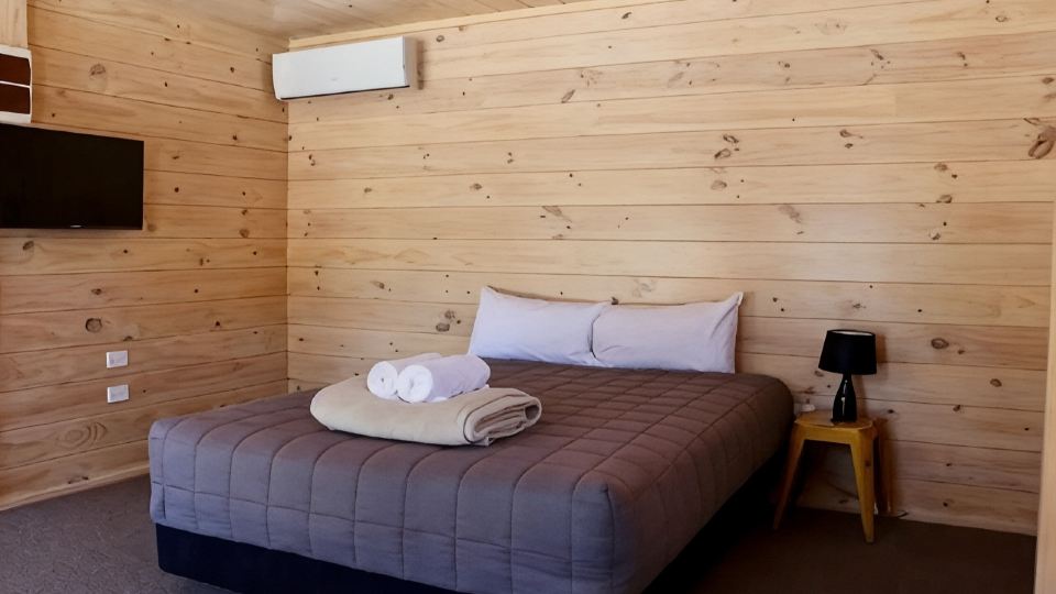 Lakes Edge Lodge