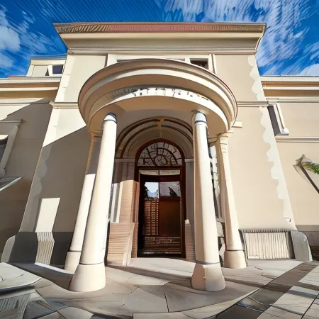 The Ashbee Hotel