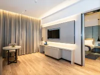 Echarm Hotel (Rong County Chengnan Bus Station)