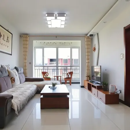 Liangzi Seaview Family Apartment (Laoting Tangshanwan Shop)