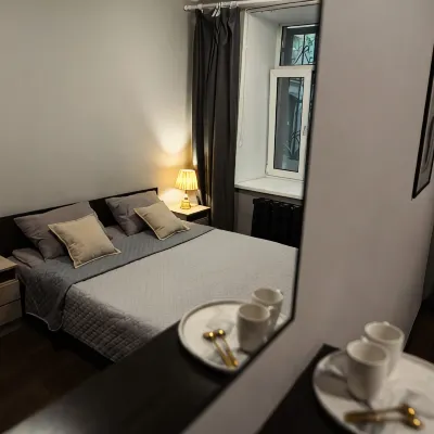 Living Quarters Teatr Uyuta โรงแรมใกล้พิพิธภัณฑ์แฟลตพุชกิน