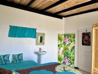 Bungalow with magnificent lagoon and mountain views, in a natural setting