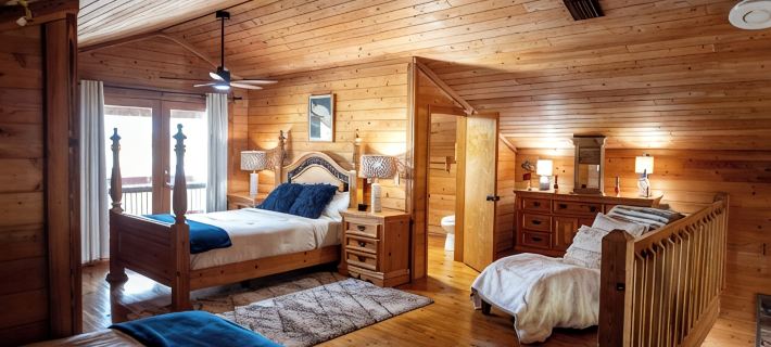 Peaceful Farm Cabin Getaway, 2BR w/ WiFi, AC & Sunrise Views Hotels in Okeechobee County