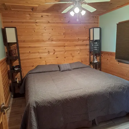 Summit Lake Escape - dog friendly cabin