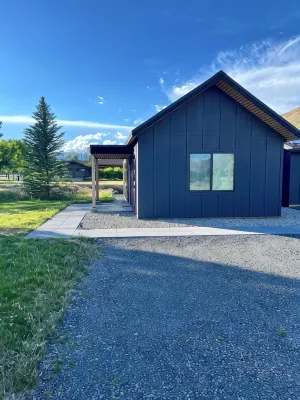 Red Devil Cottage in the Sun Valley Idaho area. Beautiful, modern mountain gem!
