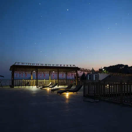 Island Owner Hotel