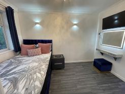 Chic 2 Bedroom Flat