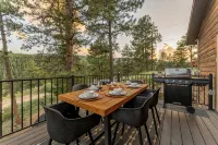 Downtown Bailey Mountain Escape with Sauna, Hot tub and Designated Game Room
