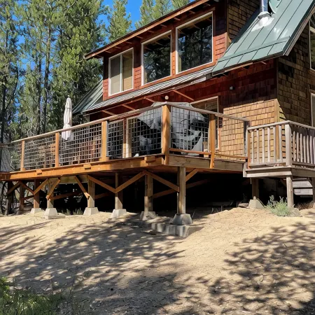 The Cabin at Crescent Creek.Best of the Central Oregon area at Crescent Lake!