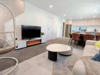 Modern & New • 3 Beds • 6 Guests Hotels in Upper Hutt City