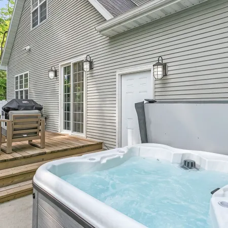 Weko Beach Retreat, Hot Tub, Fire Pit & Near Lake Michigan
