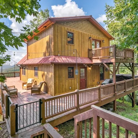 Black Bear Cabin w Majestic Views
