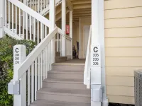 Beautifully updated condo with serene ocean view and close to dining and shops.