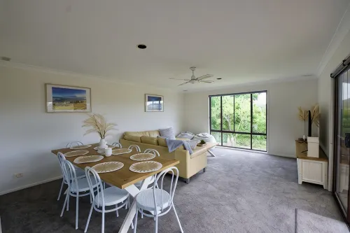 Gravity Stayz - 5min ride to the Mogo Trails and beautiful beaches - Wifi