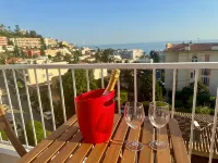 SEASIDE Apartement, Calm, chill, Nice - Homestays